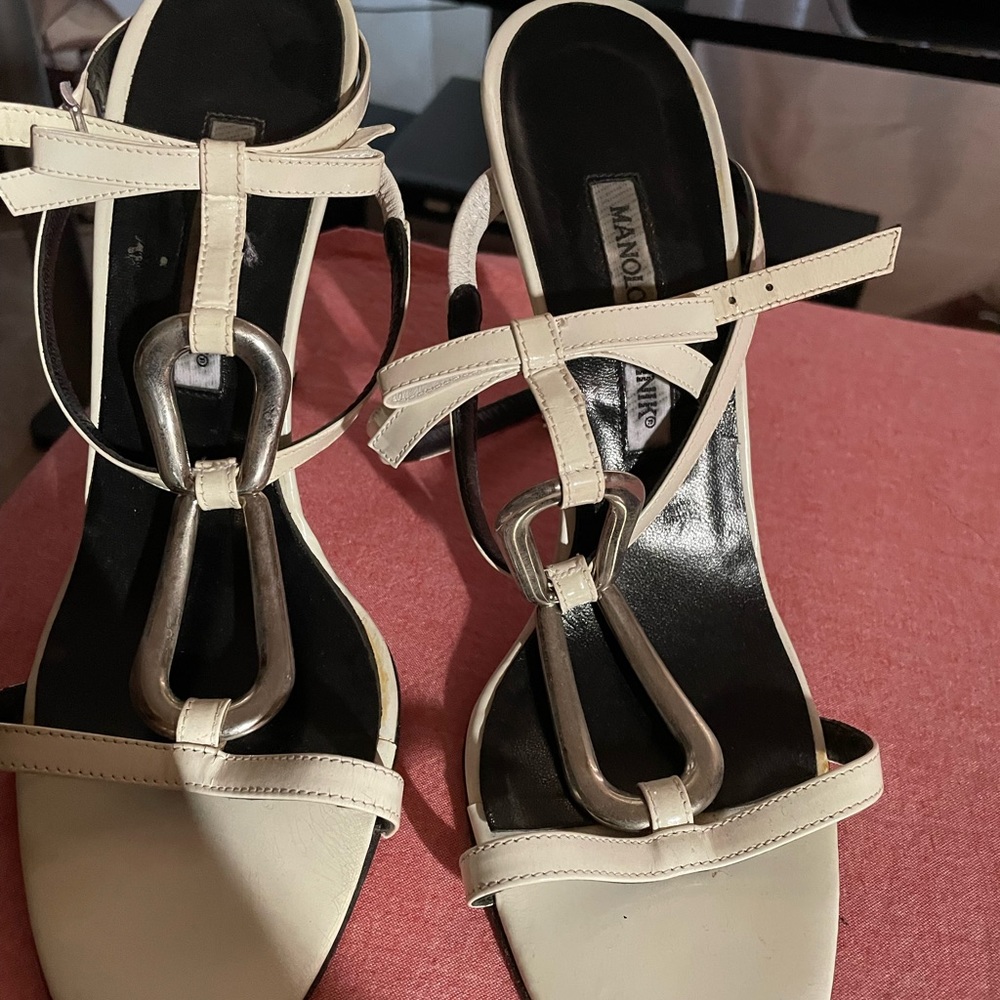 Manolo Blanik white
